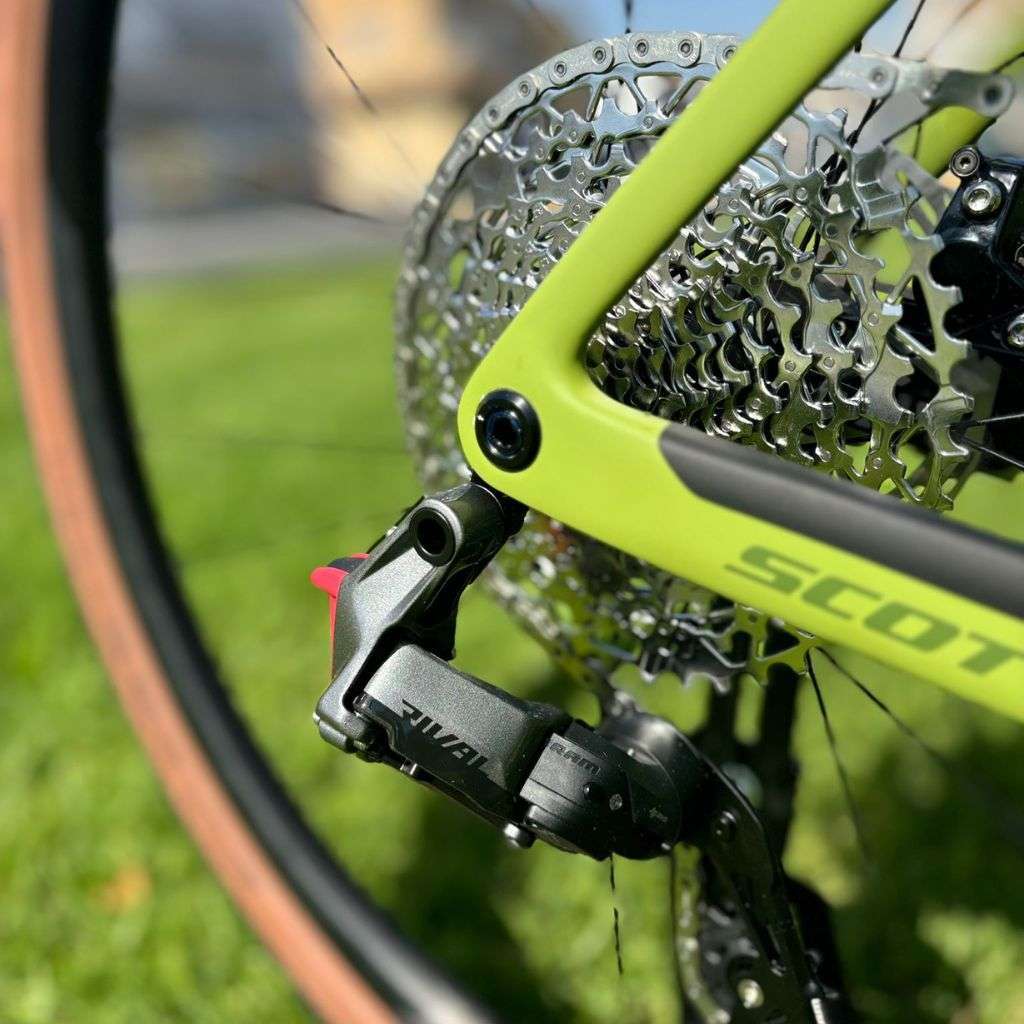 Bicicleta Addict Gravel 30 Olive: La Mejor Elección para Aventuras Todo Terreno 11 SCOTT Addict Gravel 30 OLIVE Probikes Morón
