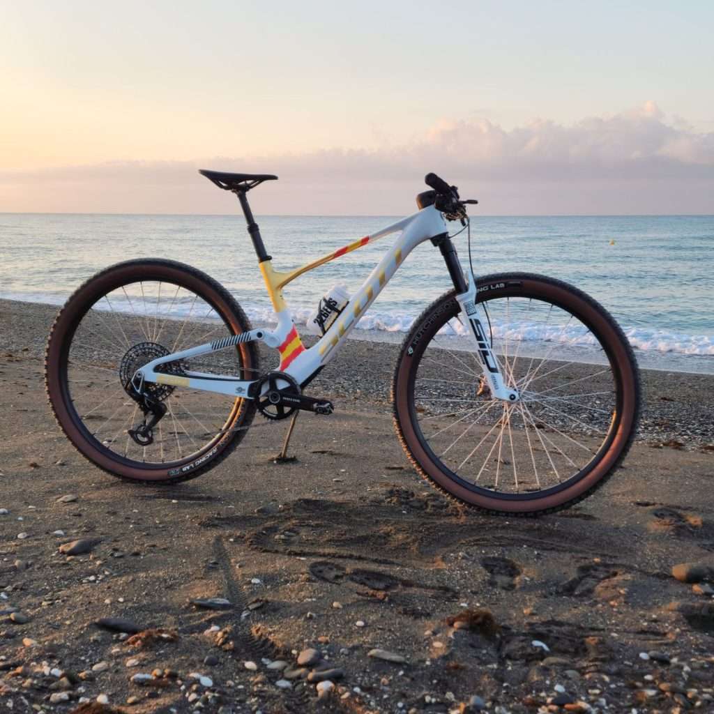 Descubre la Nueva Scott Spark: Innovación y Rendimiento en Cada Pedalada 13 6