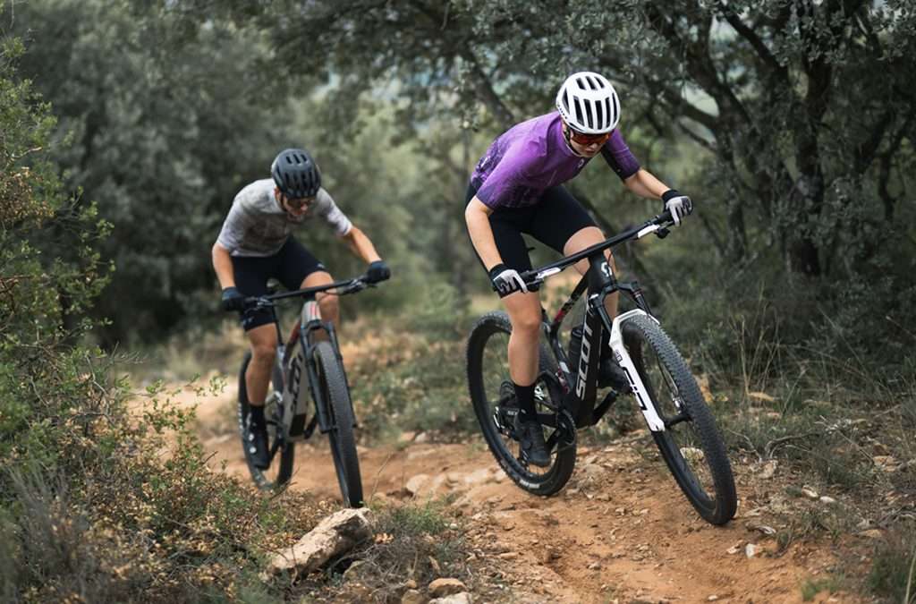 Comparativa MTB Increíble: ¿Bicicleta Rígida o Doble Suspensión? El Dilema que Todo Ciclista Apasionado Debe Resolver 7 COMPARATIVA DOBLE SUSPENSIÓN VS RÍGIDA